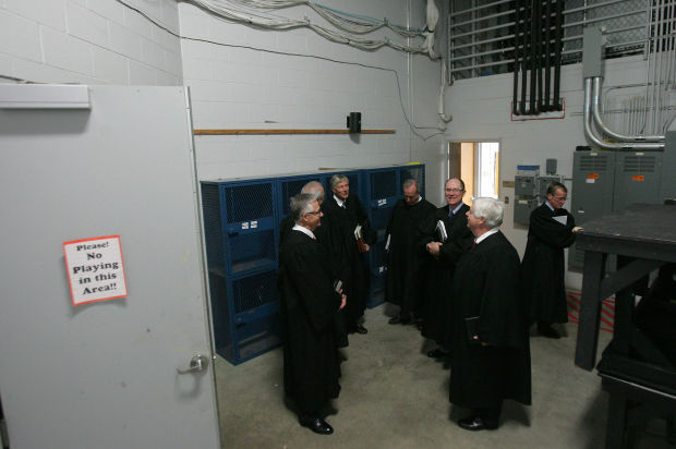 040815dm-iowa-supreme-court-5